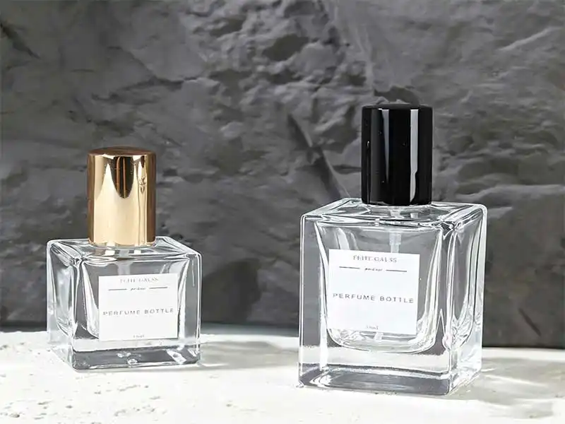 YZ-B007 15ml square bottles with black lid