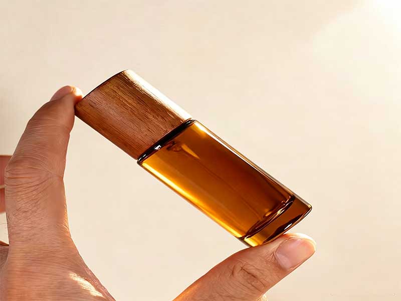 YZ-B010 brown bottle with wood cap